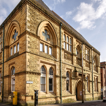 An image of Blackburn Museum And Art Gallery advertising local attractions near to Chef & Brewer venues.