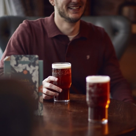 Christmas_DB_C&B_Product-Lifestyle_Cask-Ale_2024.tif