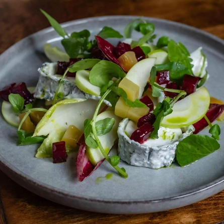P&V_MPCo_Product_Advertising_Beetroot-Granny-Smith-Goats-Cheese-Salad_2024_007.jpg