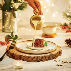 FHI XMAS23_CHRISTMAS PUDDING + HAND PORTRAIT.jpg