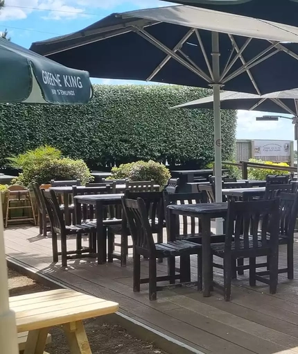 7955 Royal Oak (Havant) - PK - BEER GARDEN 06.jpg