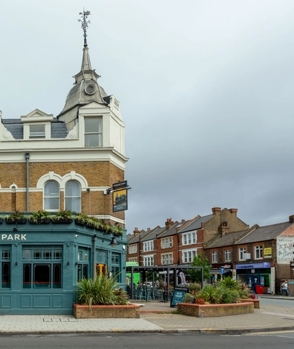 7124_GK_UC_RaynesPark_London_Pub_2023_15.JPG