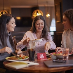 DB_HH_People_Lifestyle_Working-Lunch_2024_007.jpg