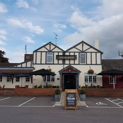 The Albion Pub Restaurant in Rainham