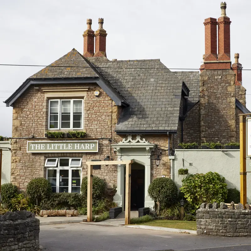 Little Harp Inn