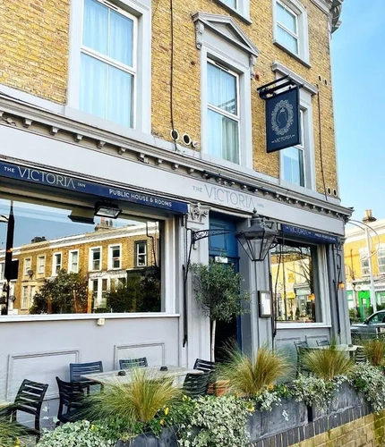 Metro - Victoria Inn (Peckham) - Pub Exterior 3