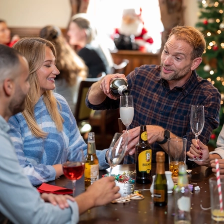 Christmas_DB_FHI_People_Lifestyle_Christmas-Drinks_2022_008.jpg