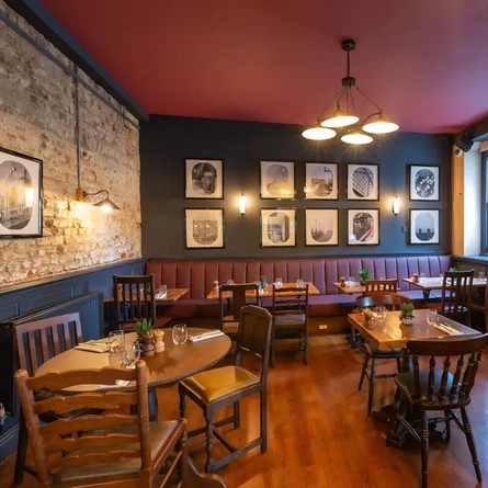 Metro - Maynard Arms (Crouch End) - Interior - Dining area