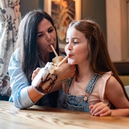 DB_FHI_People_Lifestyle_Milkshakes_2022.jpg