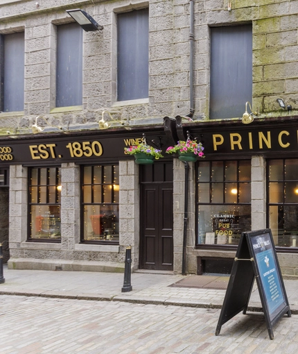 3995_Heritage_UC_PrinceOfWales_Aberdeen_Pub_3.JPG