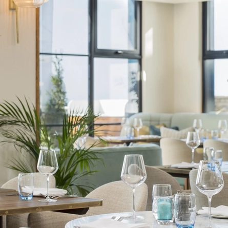 The restaurant in the White Horses.