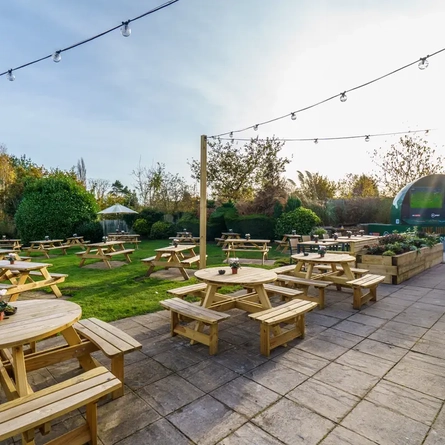 The beer garden of The Whitebarn.