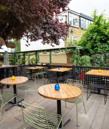 Metro - Maynard Arms (Crouch End) - Exterior - Beer Garden