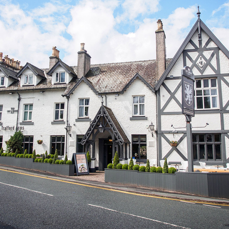De Trafford Arms (Alderley Edge) Exterior