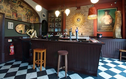 Metro - Hemingford Arms (Islington) - The bar area of The Hemingford Arms