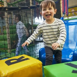 DB_WW_People_Lifestyle_Children-Playing-In-Softplay_2024_021.jpg