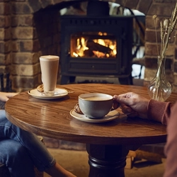 6948_DB_C&B_Riverside_Branston_Product_Advert_Coffee_Fireplace_2023_1