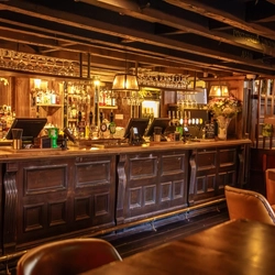 The bar area in the Anchor, Bankside.