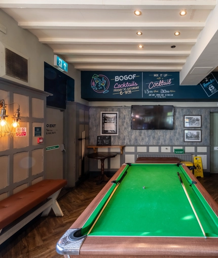 interior pub games
