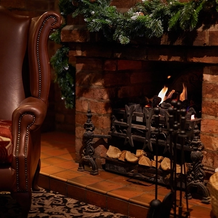 Christmas_GK_P&D_Mood_Fireplace_2022_003.jpg