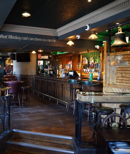 3749_Heritage_UC_MollyMalones_Dundee_Pub_006.jpg