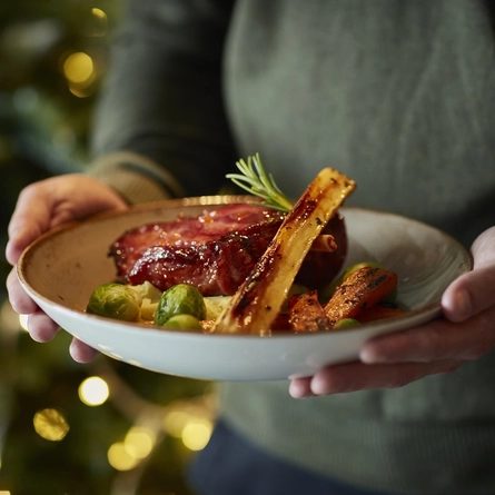 Christmas_DB_C&B_Product-Lifestyle_Marmalade-Ham-Hock_2024_002.jpg