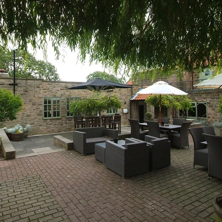 6166_Destination_C&B_CrossKeys_Upsall_004.jpg