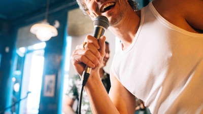 Saturday night live music with Tommysolo