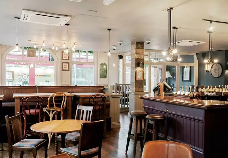 Metro - Wandle (Earlsfield) - The bar area of The Wandle