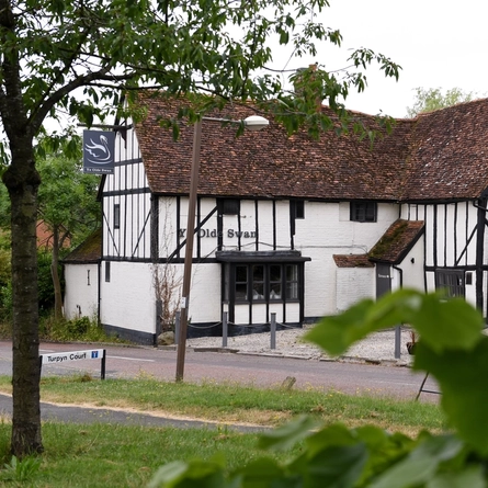 6269_DB_C&B_YeOldeSwan_WoughtonOnTheGreen_Venue_2023_12.jpg