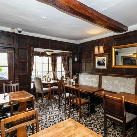 GK Heritage - 7716 Dirty Duck (Stratford-upon-Avon) - 25.jpg