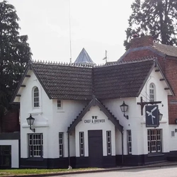 Crossroads (Weedon) Exterior