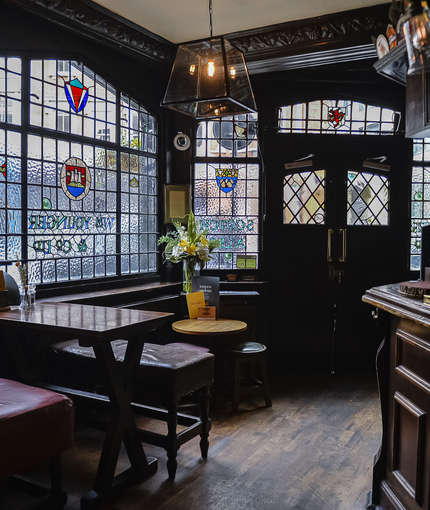 GK Heritage - 7174 Coach & Horses (Mayfair) - 003.jpg