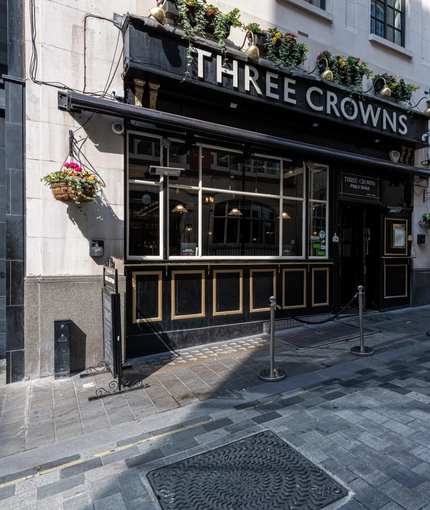 7264_GK_UC_ThreeCrowns_Picadilly_Pub_2023_19.jpg