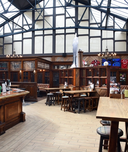 interior bar and restaurant