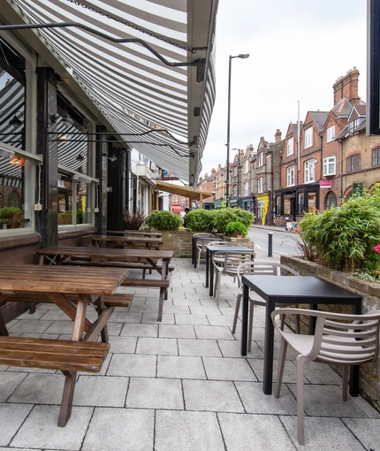 Metro - Maynard Arms (Crouch End) - Exterior - Beer Garden
