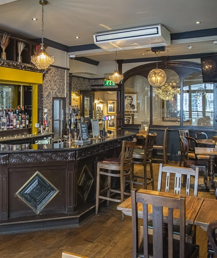 5760_GK_Heritage_GoldenLion_StJames_Pub_2023_010.jpg