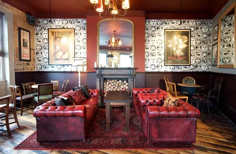 Metro - Hemingford Arms (Islington) - Two large sofas in the seating area