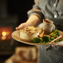 DB_C&B_Product-Lifestyle_Mushroom-And-Ale-Pie_2024.jpg