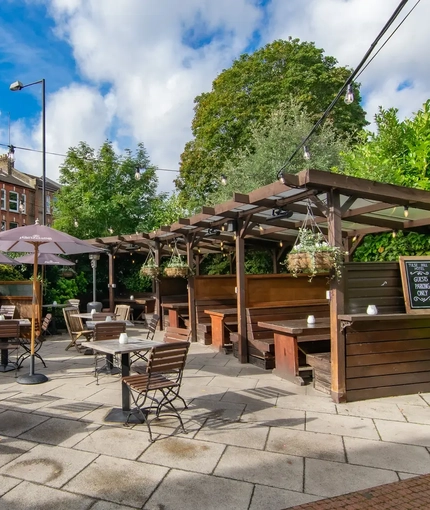 Metro - Tulse Hill Hotel (Tulse Hill) - Beer Garden