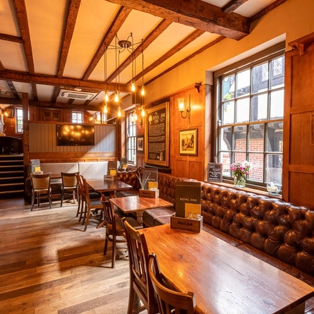 7951_GK_Heritage_RoyalOak_Winchester_Pub_2023_0008.jpg