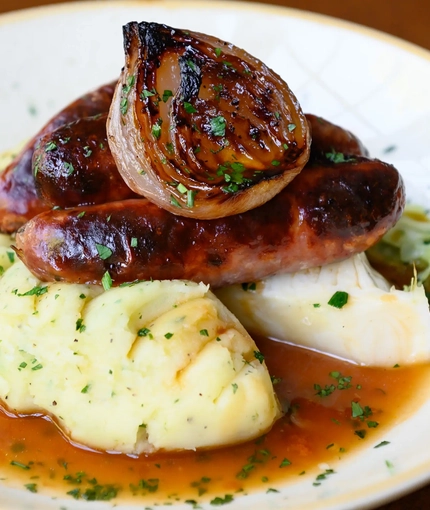 Metro - Cricketers (Richmond) - A plate of sausage and mash