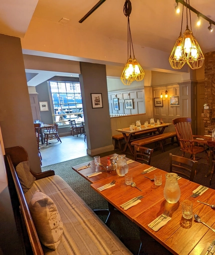 7152 Windmill Inn (York) - PS - RESTURANT 05.jpg