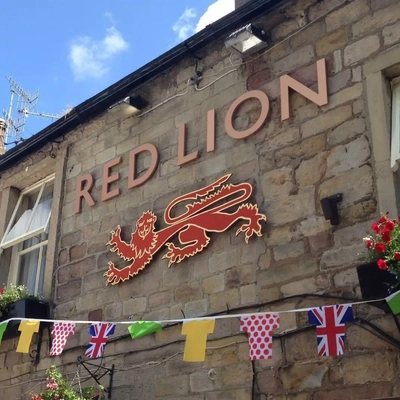 7926 Red Lion (Skipton) - PS - SIGN 02.jpg