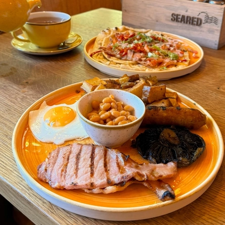 DB_Seared_Advertising_Breakfast-2_Post_2025_04.jpg