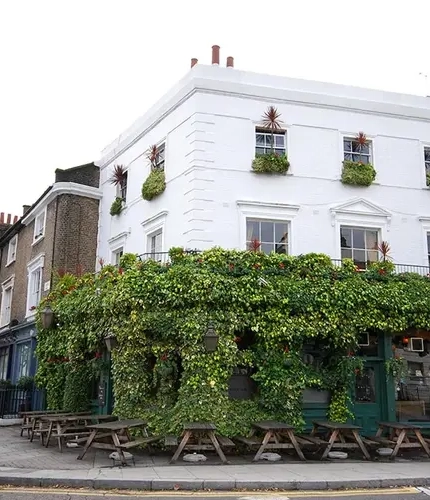 Metro - Hemingford Arms (Islington) - The exterior of The Hemingford Arms