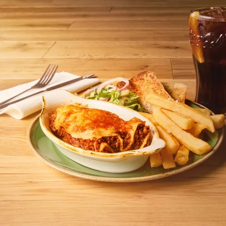 Beef-Lasagne Chips and Coke