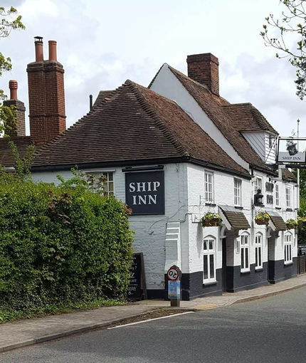 7135 Ship Inn (Cobham) - PK - EXTERIOR 01.jpg