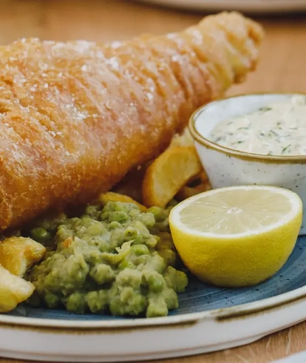 P&V_Crafted_Product_Fish-And-Chips-2022_02.jpg