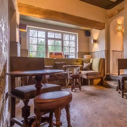 Metro - 1614 - Cricketers (Warfield) - Pub interior.jpeg